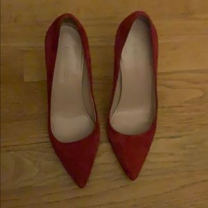 Red pumps